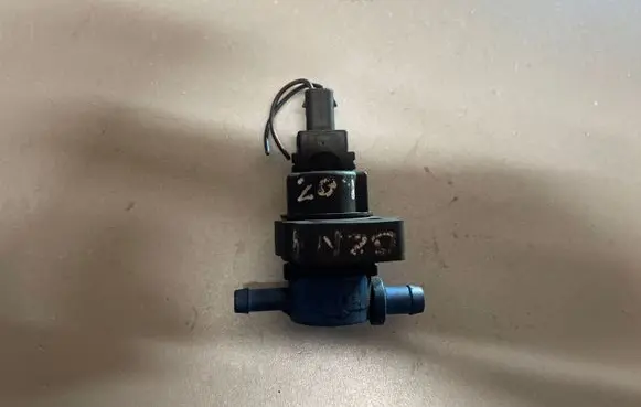 Mercedes-Benz C W204 Turbo solenoid valve 0004708593