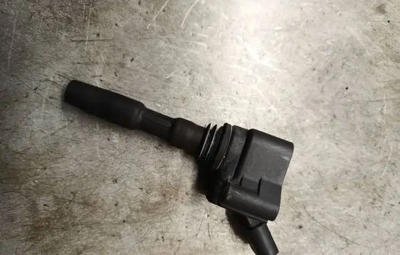 Audi A1 High voltage ignition coil 04e905110m