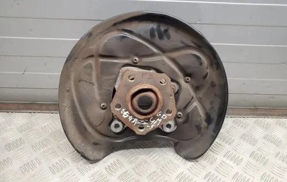 Audi Q7 4M Rear wheel hub 4M0505432AJ