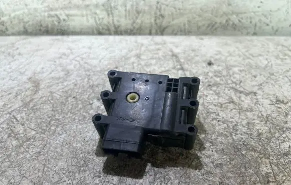 Mazda 3 I Air flap motor/actuator 4422W