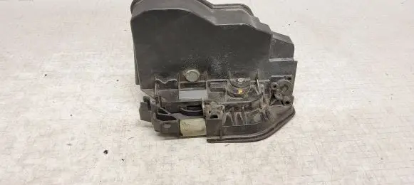 BMW X3 E83 Front door lock