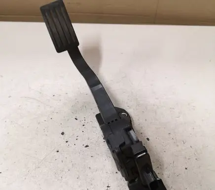 Volvo V40 Accelerator throttle pedal 31280598 6PV01036825