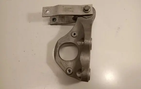 Volvo XC60 Engine mount bracket 31339951