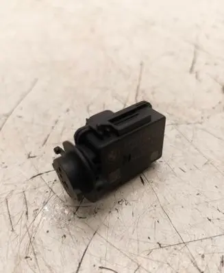 BMW 4 G22 G23 G24 G26 Air quality sensor 64115A3F250