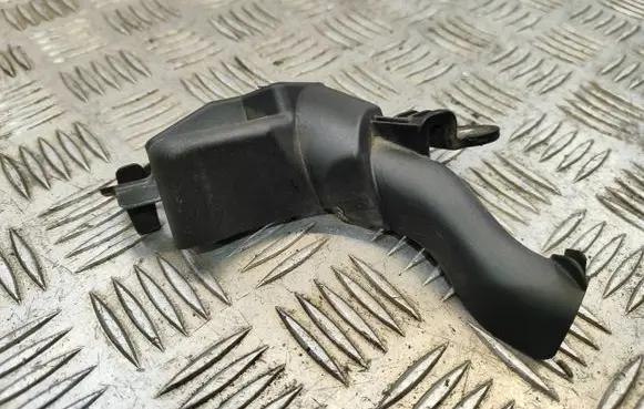 Mercedes-Benz C W204 Other engine bay part A6511590246