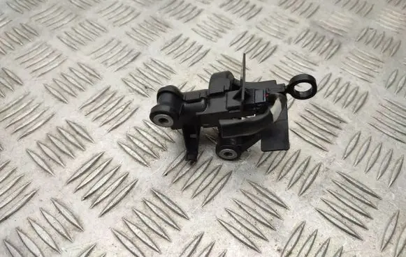 Fuel tank cap lock