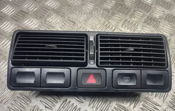 Volkswagen Golf IV Dash center air vent grill 1J0819736C 1J0819728C
