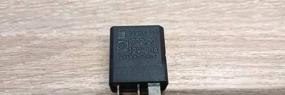 Opel Vectra C Other relay 24435922 70220 12V20A