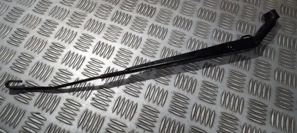 Toyota Avensis T250 Front wiper blade arm 6595