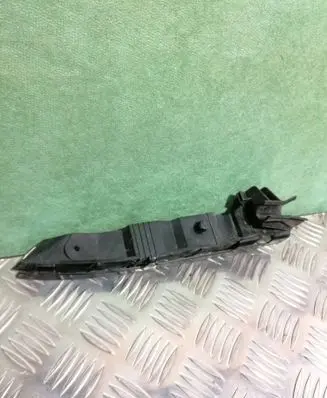 Audi A3 S3 8L Front bumper mounting bracket 8L0807184D