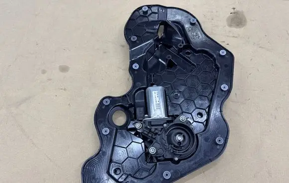 Audi A8 S8 D4 4H Rear door soft close latching motor 4F0837059