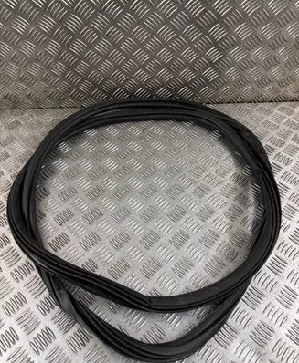 Audi Q7 4M Rubber seal rear door 4M0833721C