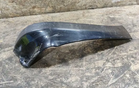 Fender trim (molding)