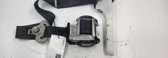 Nissan Leaf I (ZE0) Front seatbelt 624239401C 21030514