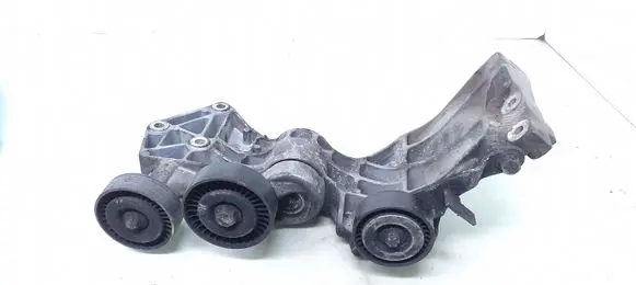 Mercedes-Benz B W245 Generator/alternator bracket 