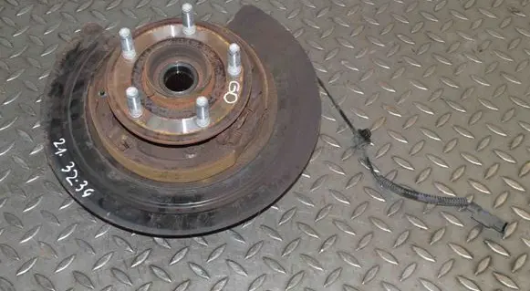 Jeep Grand Cherokee (WK) Rear wheel hub