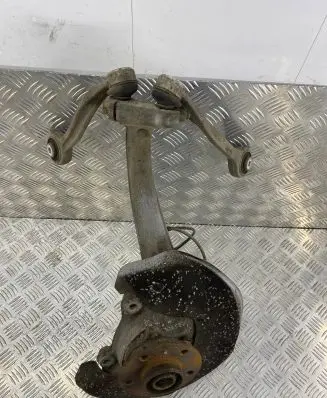 Front wheel hub