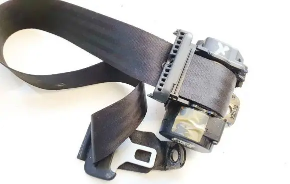 Volvo V50 Middle seatbelt (rear) 6029329r0 30615642