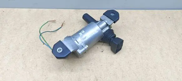 Mercedes-Benz ML W163 Vent window/glass motor A1638201442