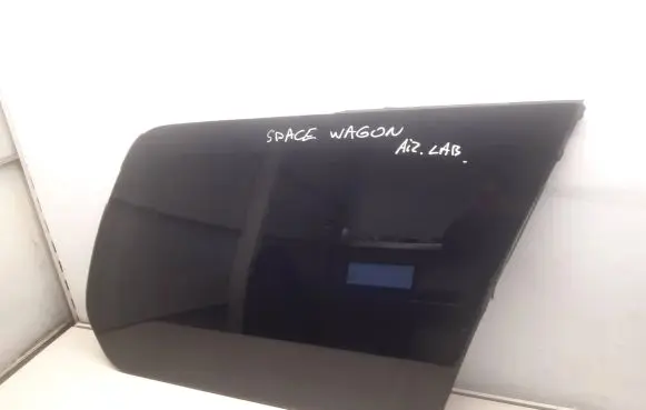 Mitsubishi Space Wagon Rear side window