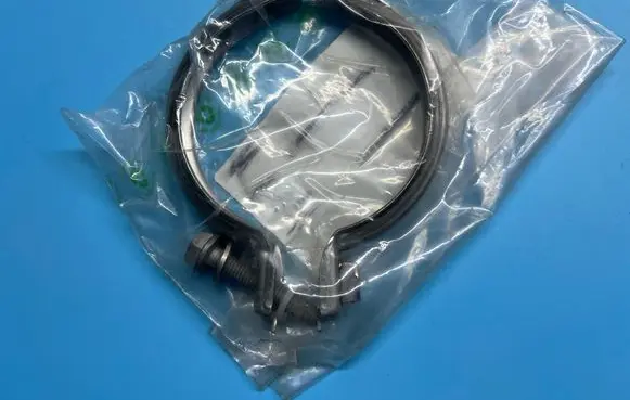 Mercedes-Benz E W213 Muffler pipe connector clamp A0039950102