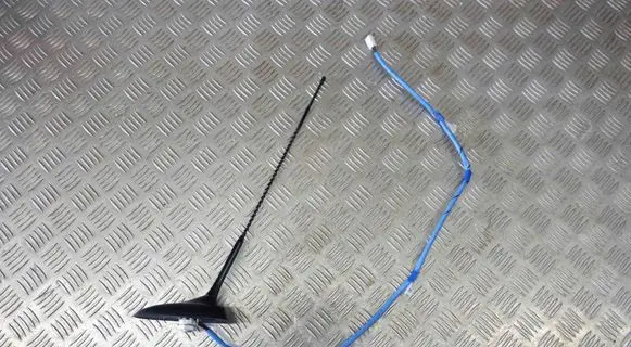 Toyota Prius+ (ZVW40) Radio antenna 8630947050 8630047090