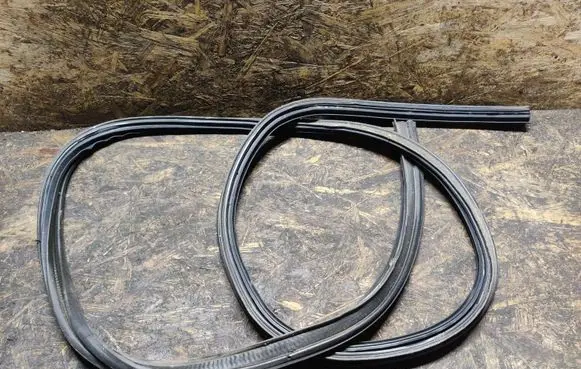 Suzuki Alto Trunk rubber seal (body) 