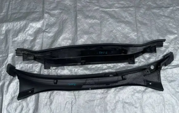 Fiat 500E Wiper trim