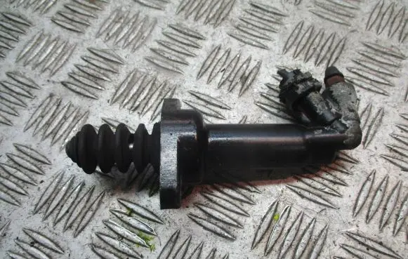 Seat Ibiza III (6L) Clutch release bearing slave cylinder 