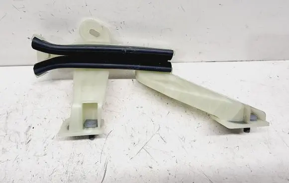 Opel Mokka B Front door windshield rail 9820820880