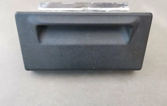 Ford Granada Ashtray (front) 82GBF04788AAW
