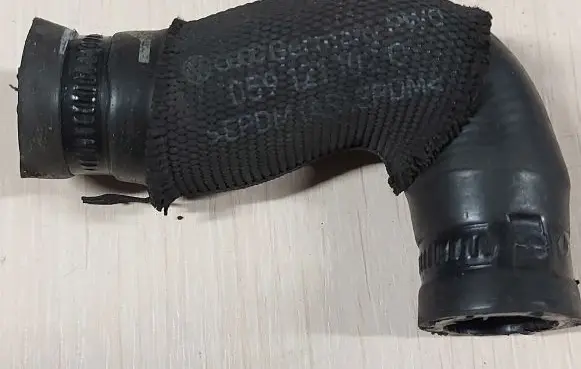 Audi Q5 SQ5 Engine coolant pipe/hose 059121102C