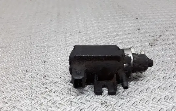 Volkswagen PASSAT B5 Turbo solenoid valve 1H0906627A