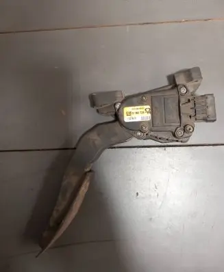 Opel Vectra C Accelerator throttle pedal 6PV00832201 9186725