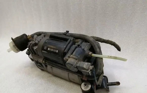 Mercedes-Benz CLS C218 X218 Air suspension compressor/pump A2123200104 A2123200404