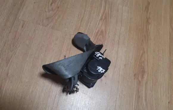 KIA Sorento Rear seatbelt 0432021
