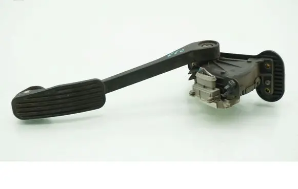 Volvo S60 Accelerator throttle pedal 30636003