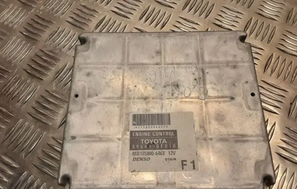 Toyota Corolla Verso AR10 Engine control unit/module 896610F010