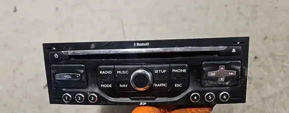 Peugeot 5008 Radio/CD/DVD/GPS head unit 96751717XT B5327324 A426AM005327324