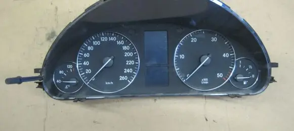Mercedes-Benz C W203 Speedometer (instrument cluster) A2035404947