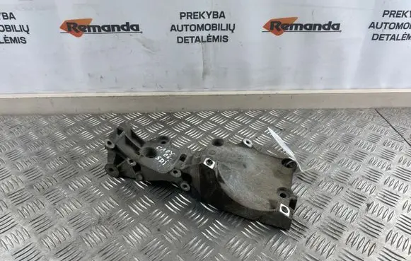 Volkswagen Caddy Power steering pump mounting bracket 030903143