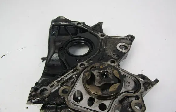 Toyota Avensis T220 Oil pump 