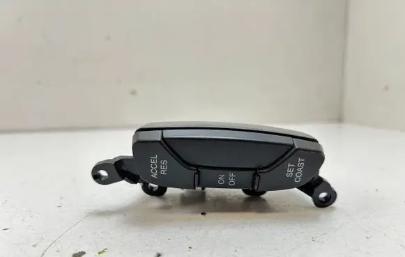 Chevrolet Captiva Steering wheel buttons/switches 96628527