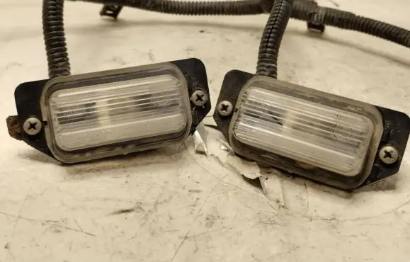 Chrysler Sebring (FJ - JX) Number plate light Mr282846