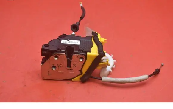 KIA Ceed Front door lock 81320-A2400