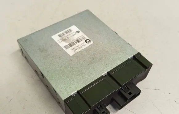 BMW 5 GT F07 Voltage converter/converter module 6142924715902 924715902 8ES01002000