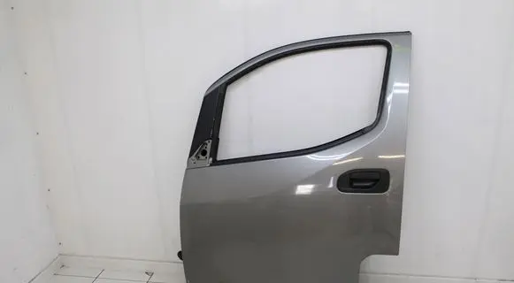 Nissan NV200 Front door