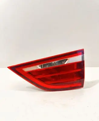 Tailgate rear/tail lights