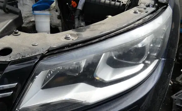 Volkswagen Tiguan Headlight/headlamp 5N1941751