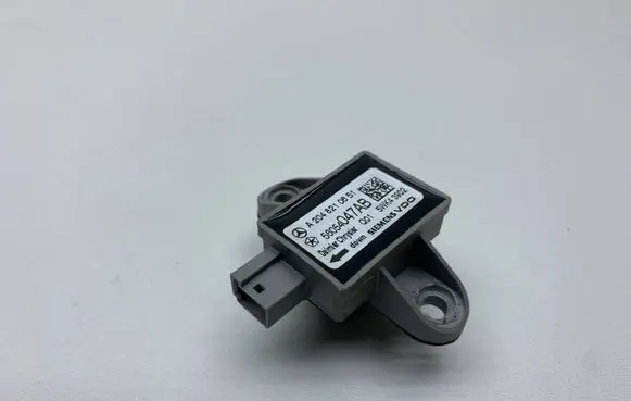 Mercedes-Benz C W204 Airbag deployment crash/impact sensor A2048210651 56054047AB 5WK43902